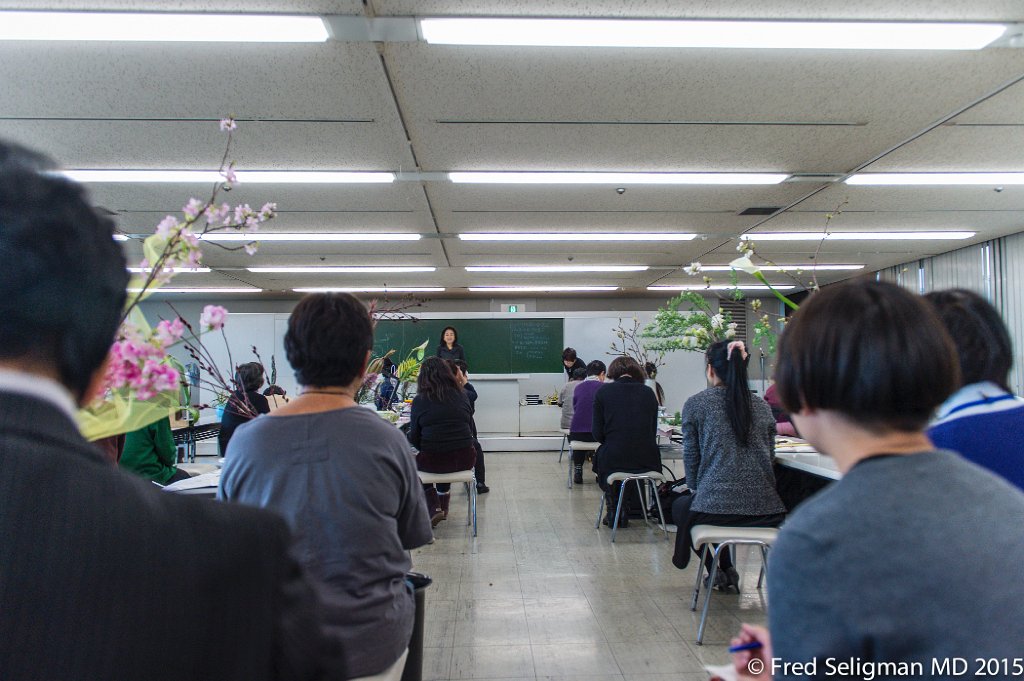 20150310_105423 D4S.jpg - Scenes from a Ikebana (the art of flower arrangement) class, Tokyo.
